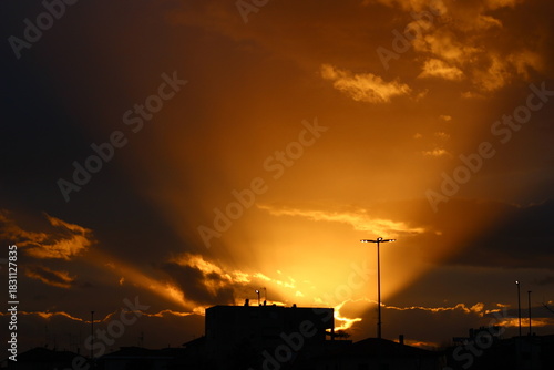 Raggi solari al tramonto