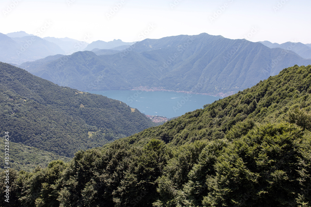 Naklejka premium View of lake from Monte Tremezzo