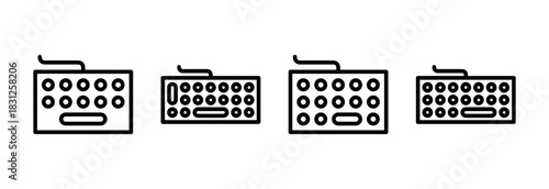 Keyboard icon vector illustration. keyboard sign and symbol