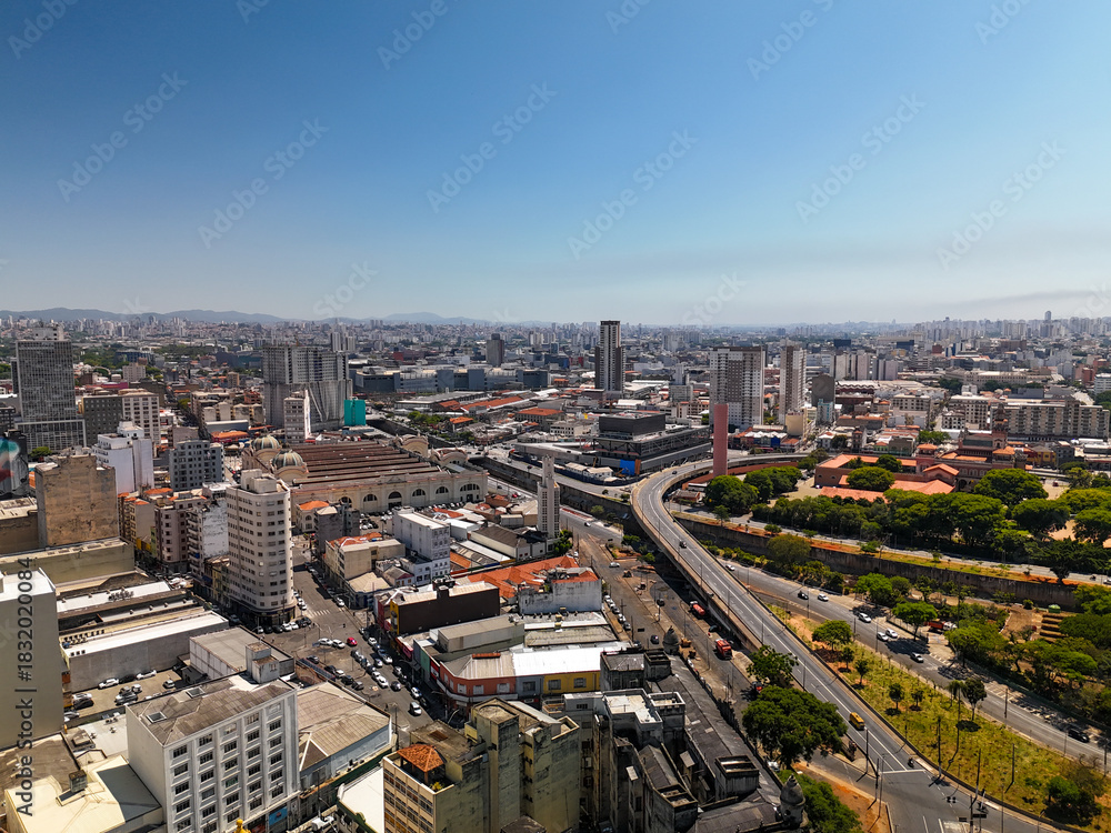 Obraz premium aerial view of downtown Sao Paulo during a sunshine day