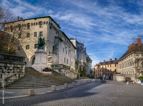Ville ancienne et centre-ville de Chambéry en Savoie