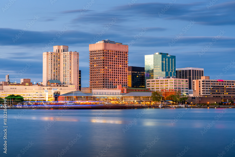 Fototapeta premium Norfolk, Virginia, USA on the Chesapeake Bay 2083