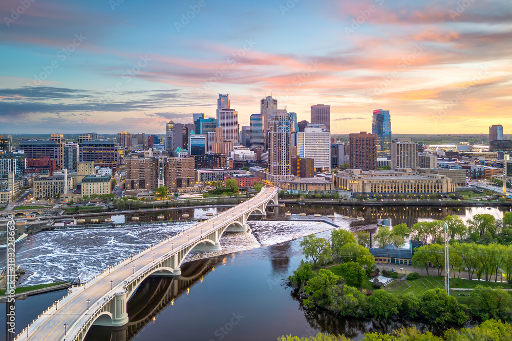 Fototapeta premium Minneapolis, Minnesota, USA Cityscape 2091