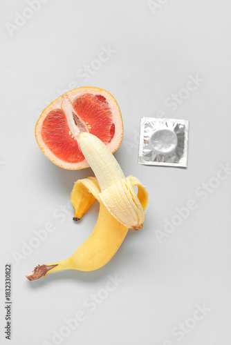 Fresh banana with grapefrui...