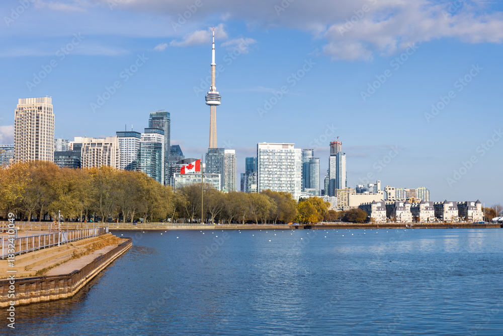 Fototapeta premium Scenic Toronto financial district skyline and modern architecture. View from Ontario lake.