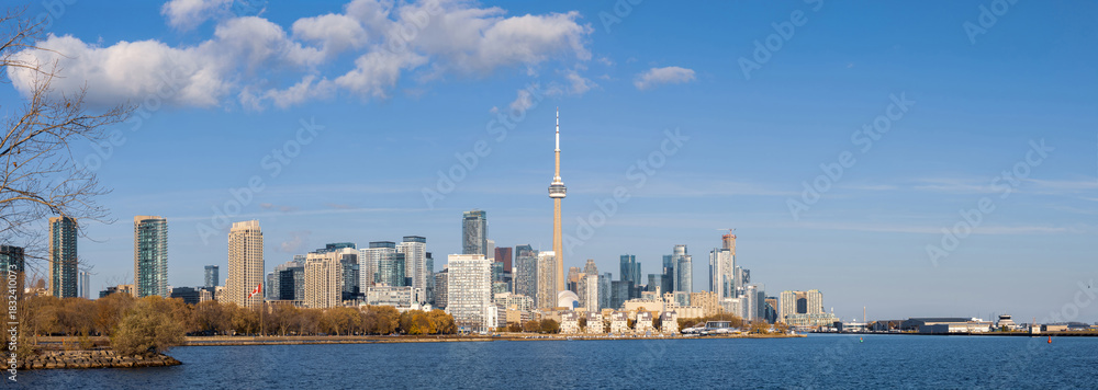 Fototapeta premium Scenic Toronto financial district skyline and modern architecture. View from Ontario lake.