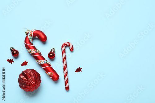 Red Christmas balls and can...