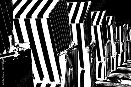 
ROOFED WICKER BEACH CHAIR - Shelter from wind, rain, sand gusts and sunburn on beach seafront resorts frequented by tourists 