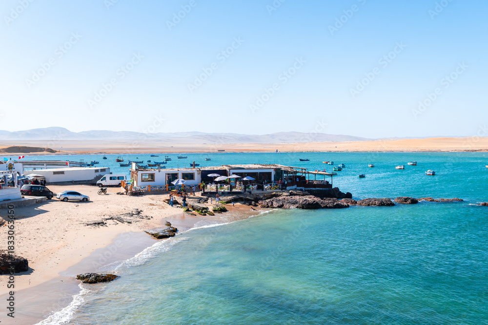 Fototapeta premium views of lagunillas coast in paracas, Peru
