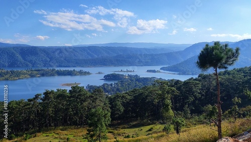 Bild auf Leinwand Umiam Lake, a popular tourist destination and artificial reservoir near Shillong, Meghalaya, India, known for its scenic beauty, water sports, and role in hydroelectric power generation