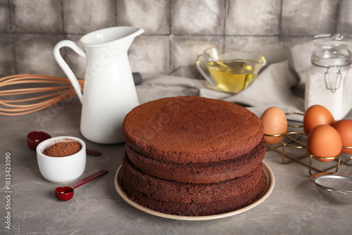 Homemade chocolate cake lay...