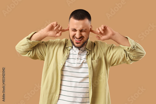 Young man suffering from lo...
