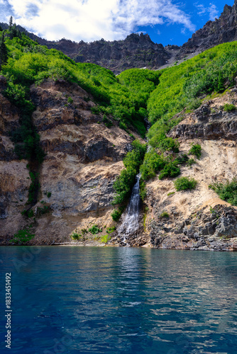 Oregon National Parks trails landscape river rocky whitewater hiking scenic crater lake national park