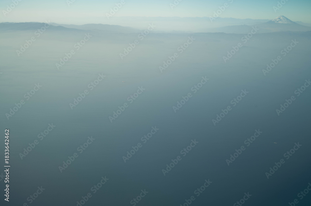 Fototapeta premium 飛行機と空