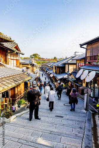 京都の風情ある古い街並み