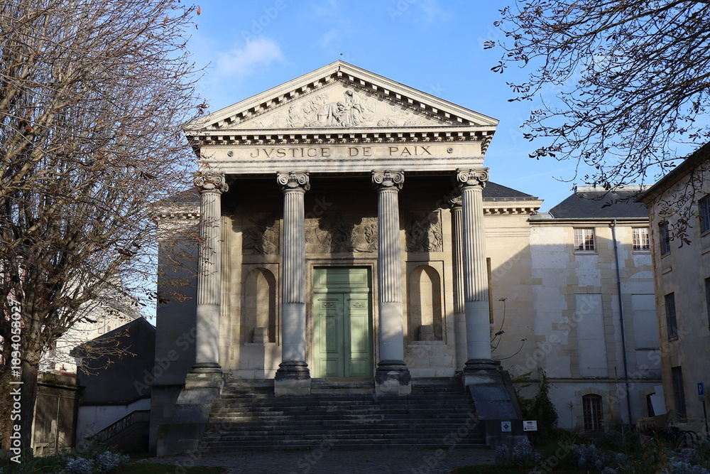 Fototapeta premium Musée d'art et d'histoire Paul Eluard, vue de l'extérieur, ville de Saint Denis, département de Seine Saint Denis, France