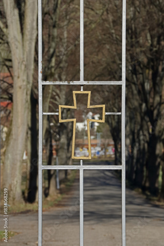 Pforte zu einem Christlichen Friedhof