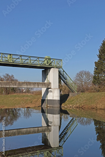 Staustufe in einem Kanal