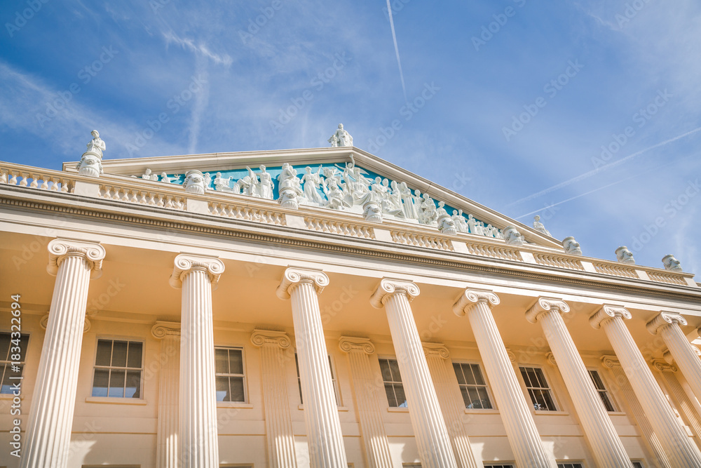 Naklejka premium London, Outer circle street in Regent Park and beautiful town house of early 19th century