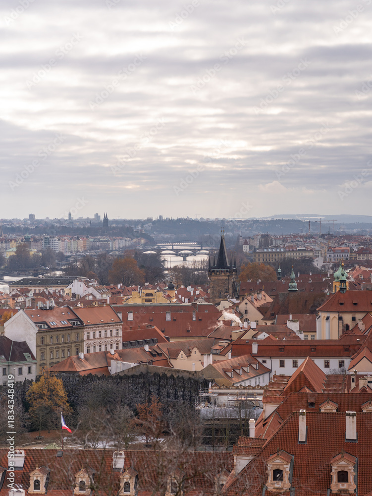 Obraz premium City view of Prague from Vyhlídka Na Opyši observation deck