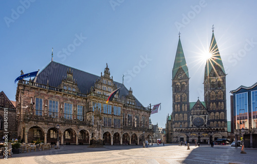 Historisches Rathaus und Dom auf dem Marktplatz in Bremen