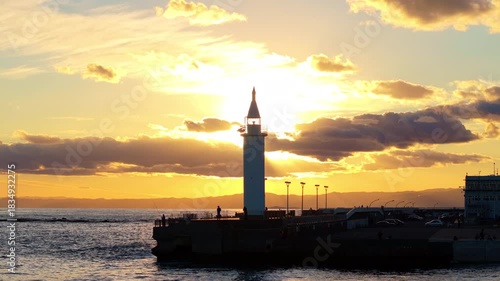 夕日と江ノ島の灯台 ドローン