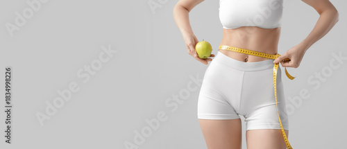 Beautiful young sporty woma...