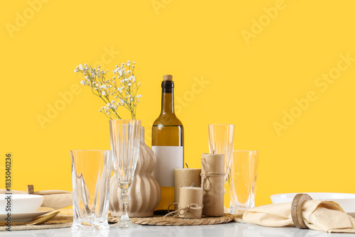 Restaurant table setting wi...