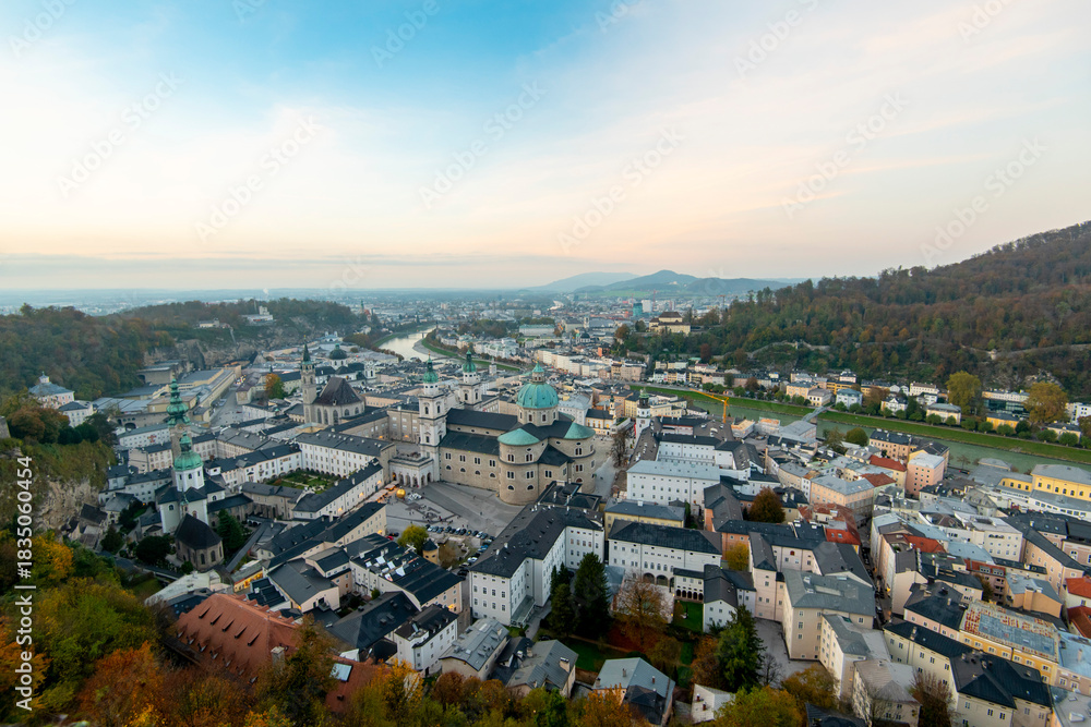Fototapeta premium Panorama Altstadt (Old Town) in Salzburg - Austria