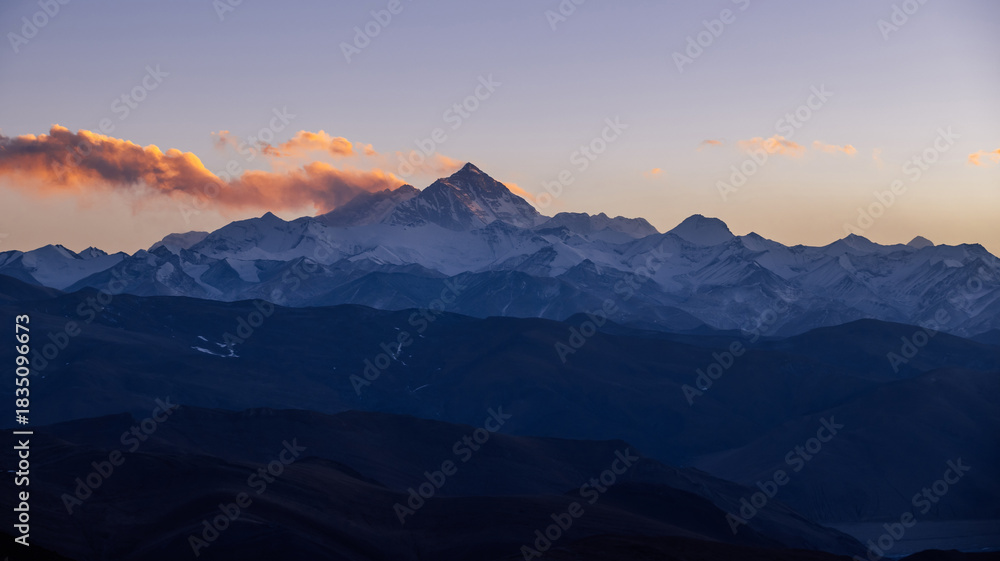 Fototapeta premium Mount Everest in the sunset landscape in tibet, China