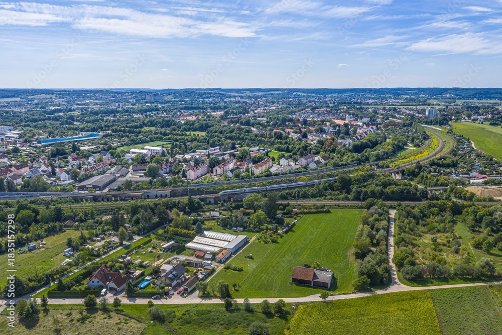 Fototapeta premium Ausgburg - die Wohn- und Gewerbegebiete im Stadtbezirk Bärenkeller aus der Vogelperspektive