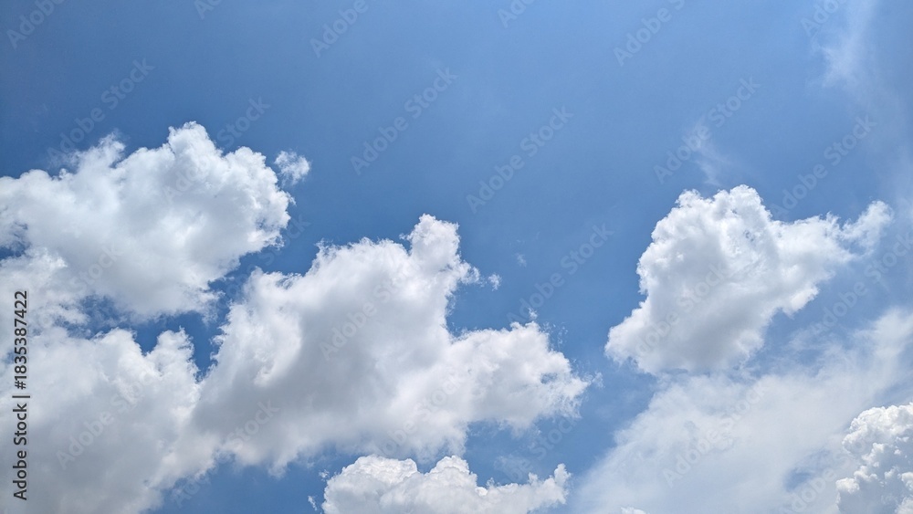 Obraz premium blue sky with clouds