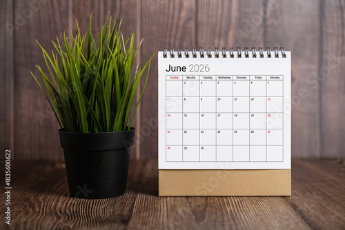 Cuadro en lienzo June 2026 Desk Calendar On Wood Table