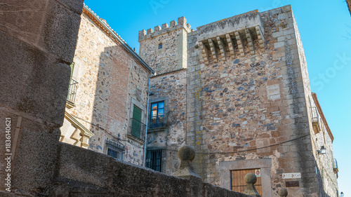 Palacio de los Golfines de Arriba en la ciudad medieval de Cáceres, España