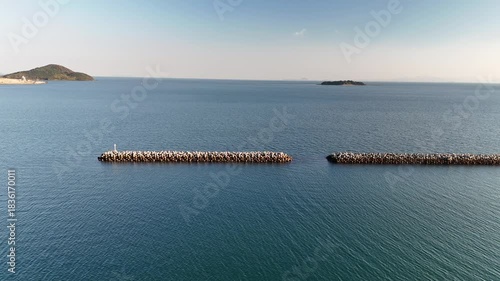 日本のドローン映像　瀬戸内海と消波ブロックを空撮