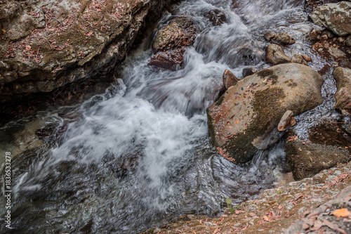 Over millions of years, the Orfento River (in the municipality of Caramanico Terme) has carved out a narrow gorge now covered by dense riparian vegetation featuring willows, ferns, and mosses.