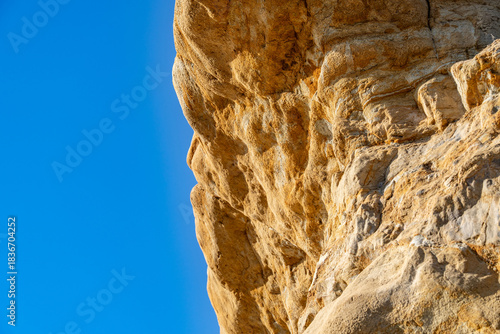 Marine sandstone, siltstone, shale, and conglomerate （Topanga Group）. Heisler Park, Laguna Beach is a city in Orange County, California, United States. Pacific Ocean. coastal terrace