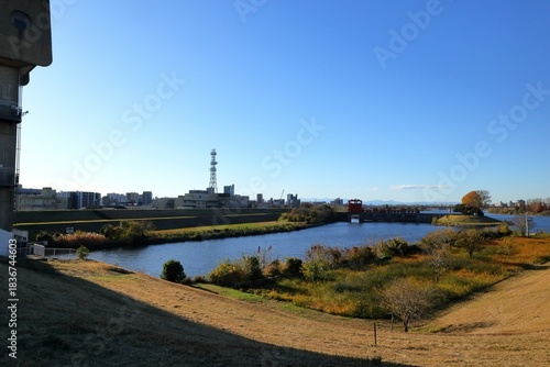 日本　秋の荒川