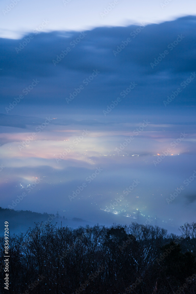 Fototapeta premium 三次市高谷山展望台から見える雲海
