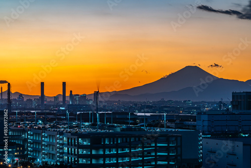 神奈川県川崎市東扇島からの富士山