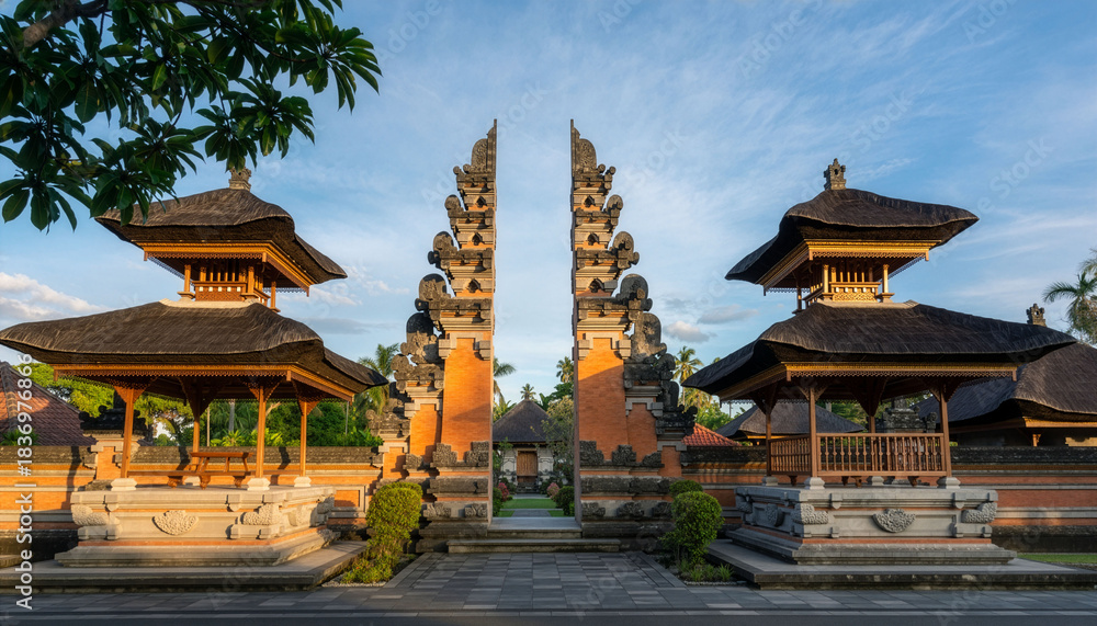 Fototapeta premium Balinese Temple Gateway