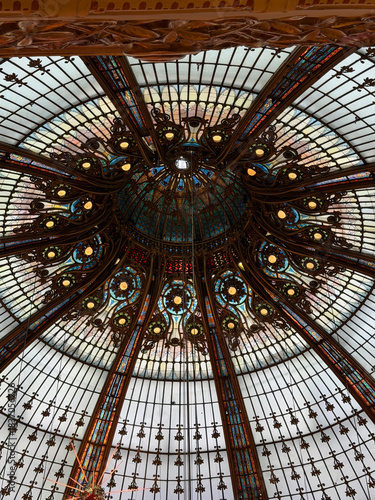 interior igreja dourado opera neoclassico gotico paris frança