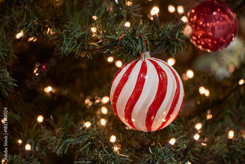 Red and White Christmas baubles,Tree Ornaments with Lights