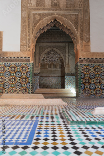 Tombeaux Saadiens, sol aux carreaux colorés, Marrakech, Maroc
