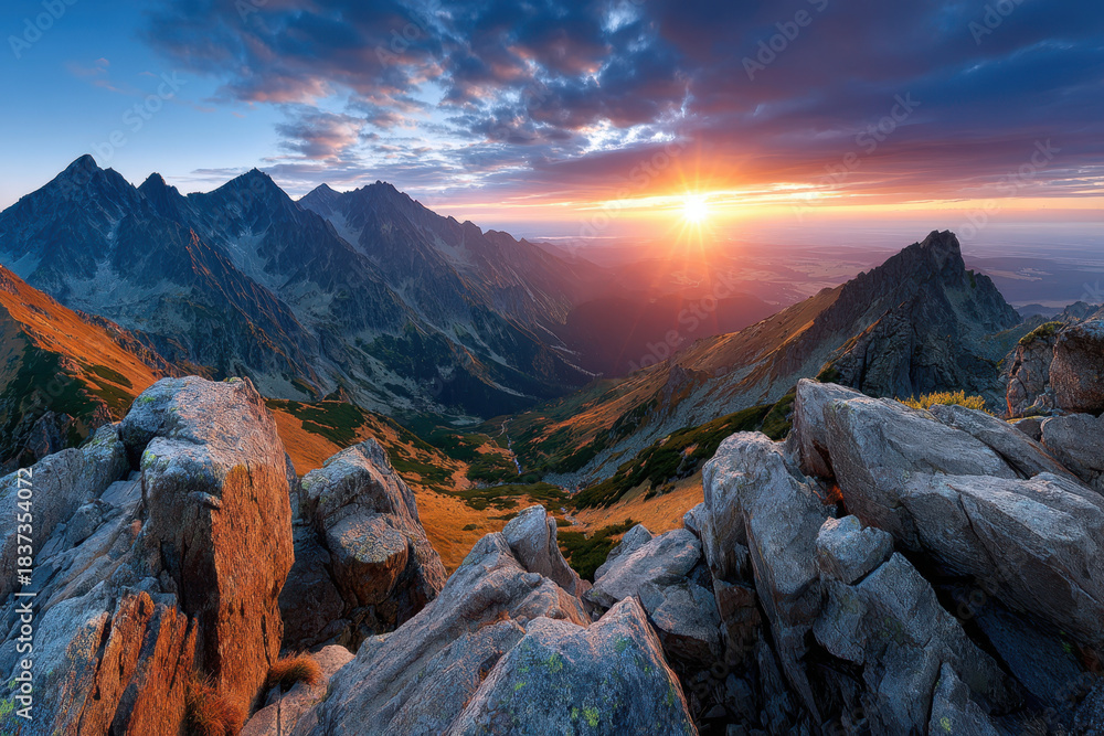 Obraz premium Rocky Mountain Peak at Sunset with Valley View