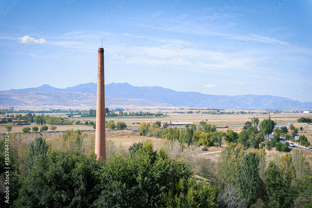Obraz premium The Historic Ohio-Colorado Smelting Smokestack Stands Over Rural Colorado.