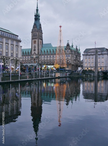 Weihnachtsmarkt am Hamburger Rathaus