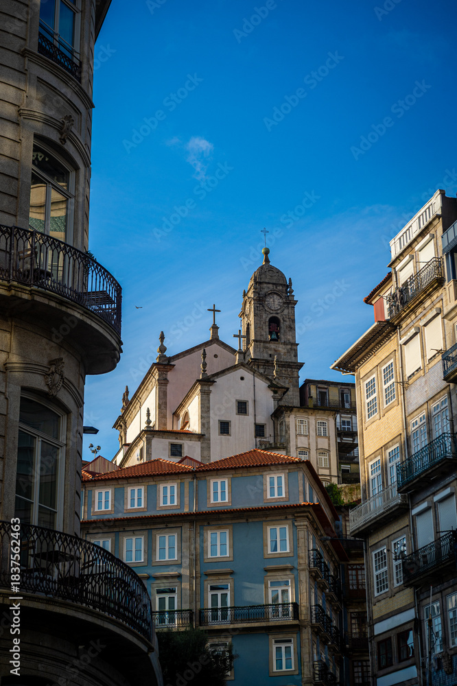 Naklejka premium Tightly pack traditional building facades in Porto, Portugal