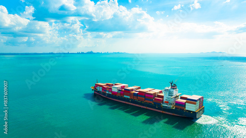 Photos Aerial view of the freight shipping transport system cargo ship container