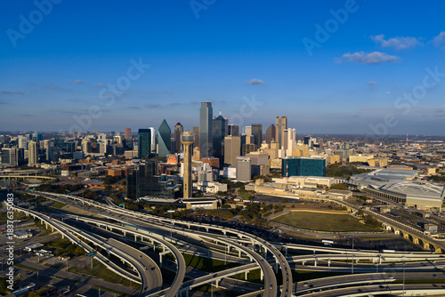 Tableau sur toile Aerial Perspective of Dallas, Core City of the Southern U